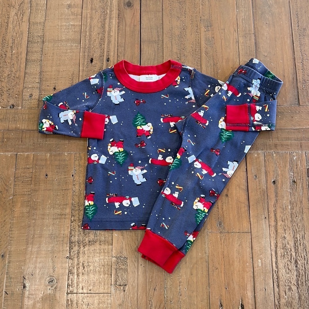 Hanna andersson delivery Santa pajamas